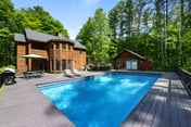The Summerwood Hideout | Mins to Downtown! • Pool