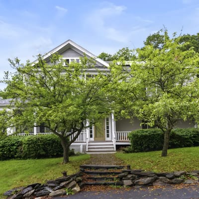 St Anne's Manor | Walk to Downtown! • Sleeps 8