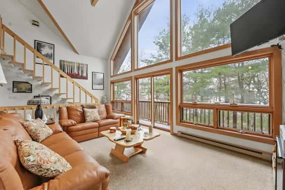 Gilbert Ski Chalet | 3 min to Catamount! - Image 1