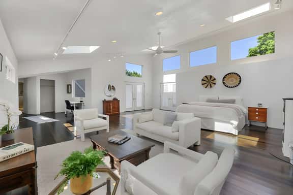 Ridgeview Retreat | Valley Views • Sleeps 6 - Image 1
