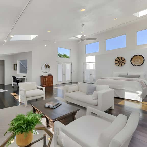 Ridgeview Retreat | Valley Views • Sleeps 6 - Image 1