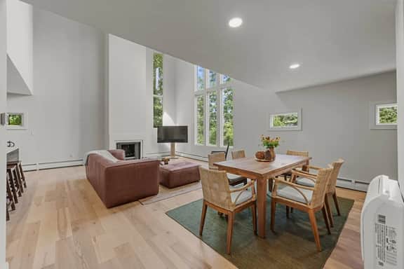 Moss's Muse: A Modern Summer Retreat