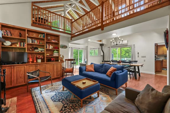 Pixley Forest | 15 Mins To Tanglewood • Fireplace - Image 1